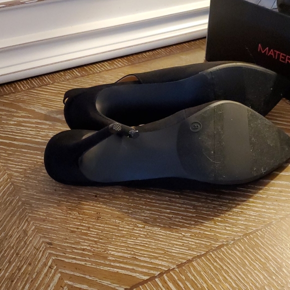 Shoes - Picture 3 of 4